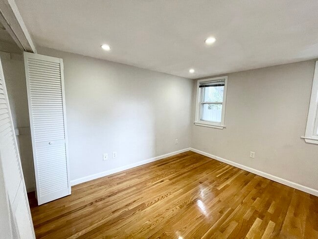 Building Photo - 130 I St