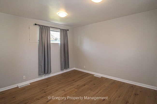 Building Photo - 4418 Colby Ave