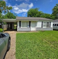 Building Photo - $300 Off 1st Month Special