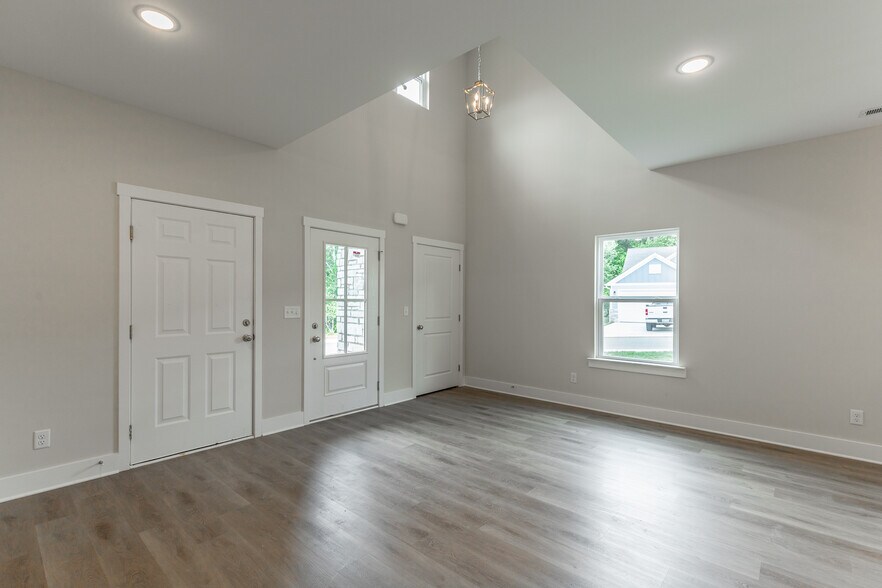 Building Photo - 4659 Heiskell Dr