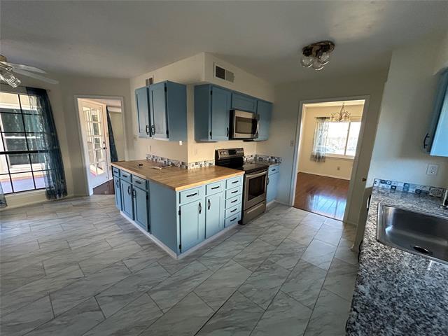 Building Photo - 1313 Heidi Dr