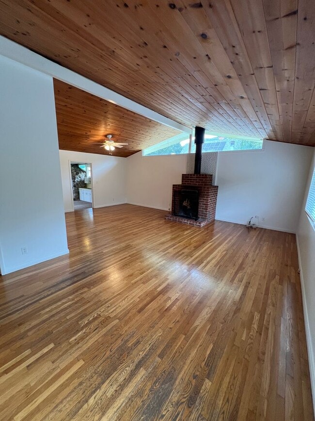 Building Photo - 217 Gridley Rd