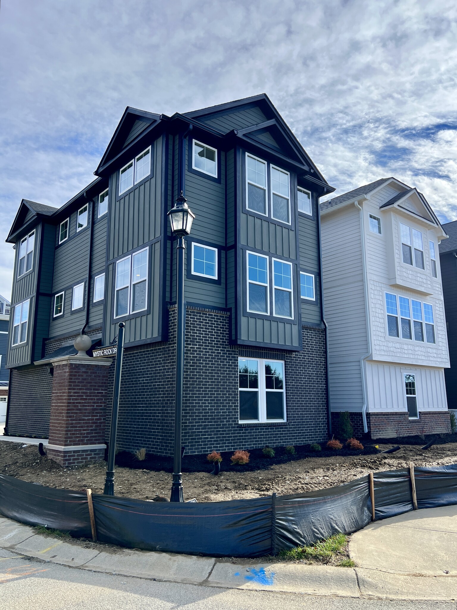 Building Photo - 15296 Mystic Rock Dr