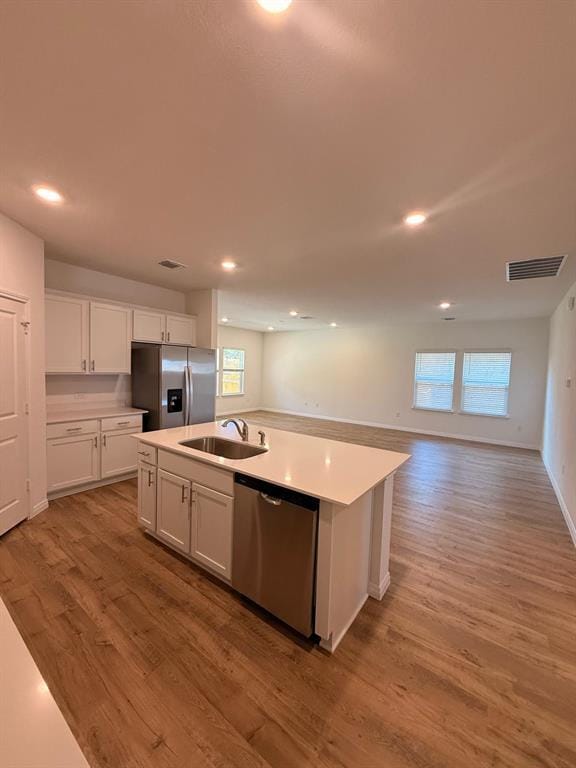 Building Photo - 1940 Lazy Acrs St