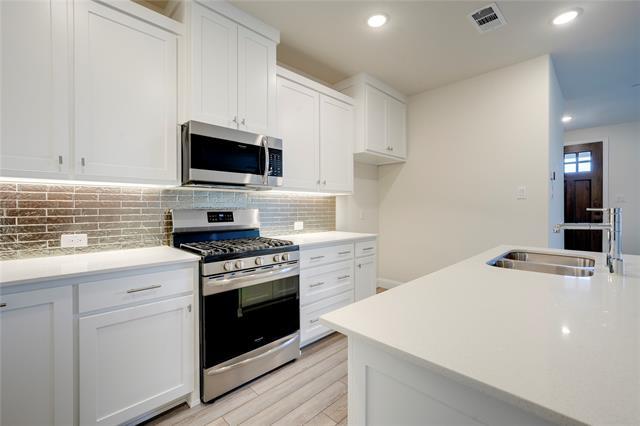 Building Photo - 13027 Makers Dr