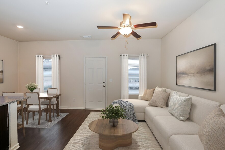 Building Photo - 1010 Highwood Ln