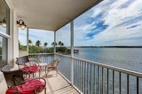 Building Photo - 1820 New Palm Way