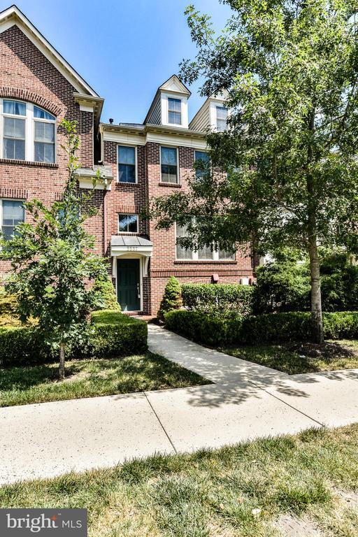 Building Photo - 3537 S Four Mile Run Dr