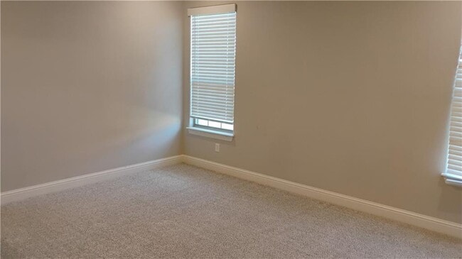 Building Photo - 710 Harbison St
