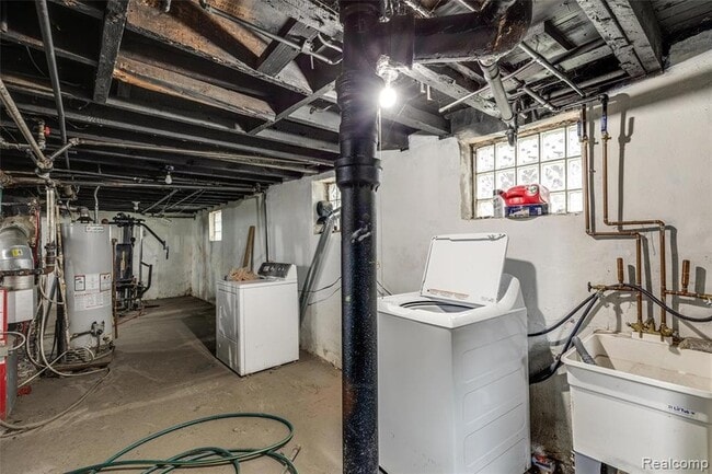 Building Photo - 2405 Burger St