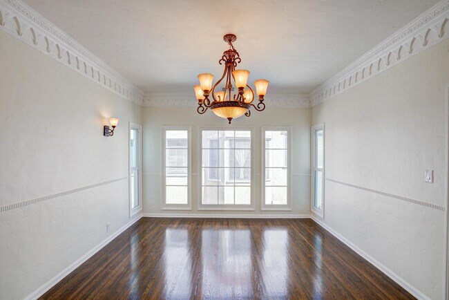 dining room - 176 S Orange Dr