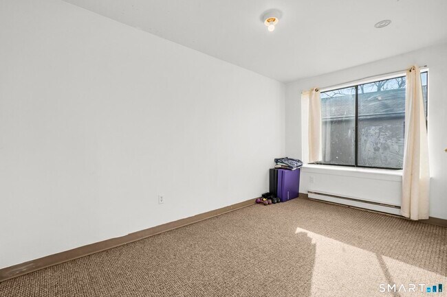 Building Photo - 84 Taylor Ave