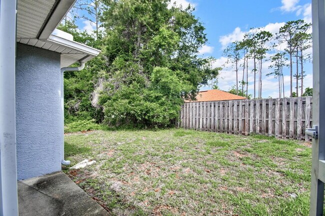 Building Photo - DUPLEX