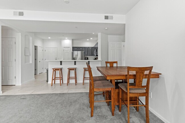 Building Photo - 14000 N 94th St