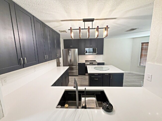 Building Photo - 6410 Mineral Bay