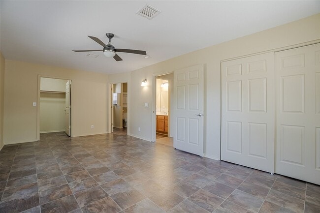 Building Photo - Home With 2 En-Suite Bedrooms in Prescott Valley