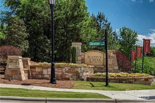 Building Photo - 15130 Oleander Dr