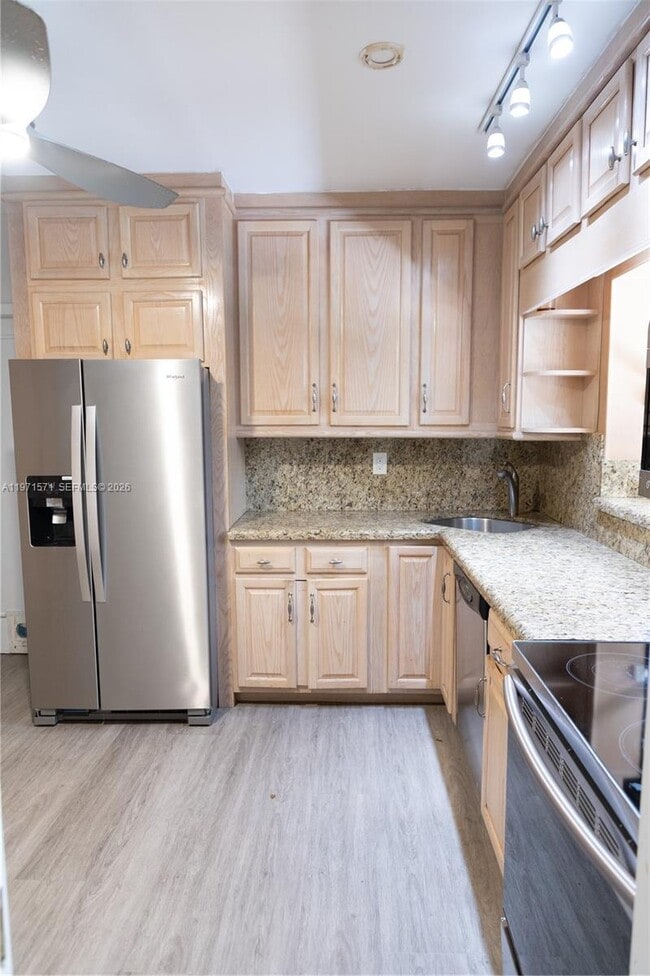 Building Photo - 13125 SW 83rd Ave