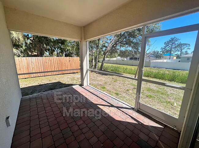 Building Photo - Charming 3 Bed 2 Bath with Screened Lanai in North Port