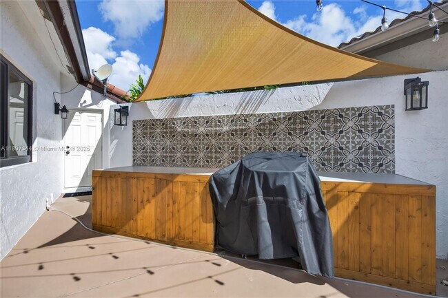 Building Photo - 15140 Bristol Ln