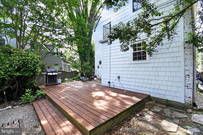 Building Photo - 3005 McKinley St NW