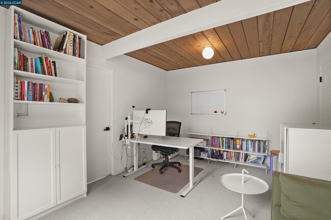Building Photo - 8021 Shay Dr