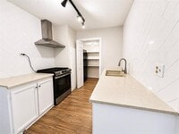 Building Photo - 709 S Munger Blvd