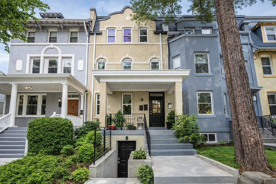 Building Photo - 727 Quebec Pl NW