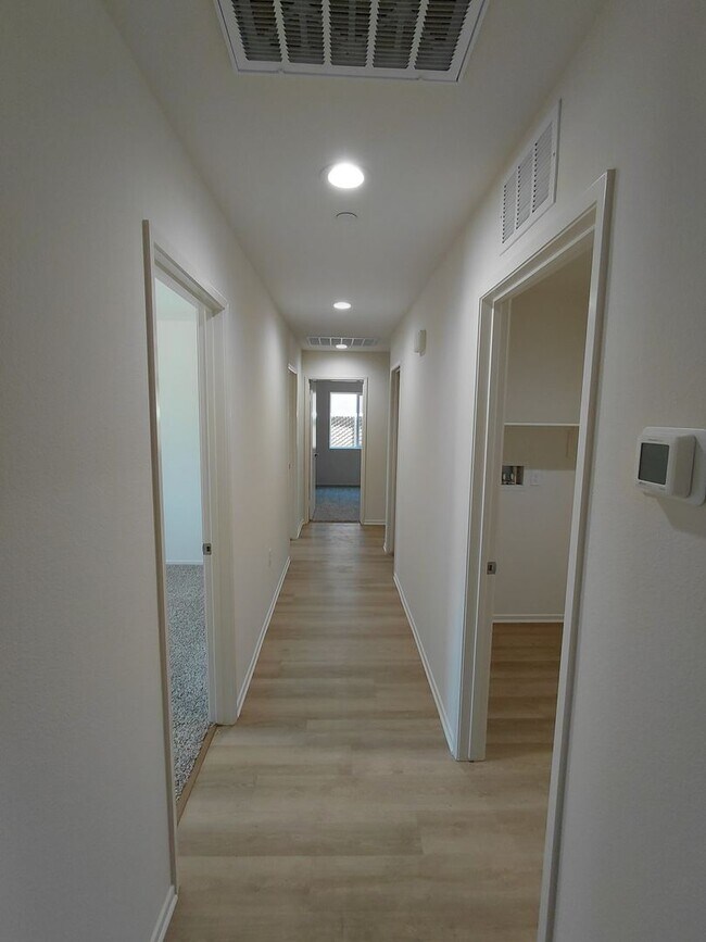 Building Photo - 475 Palomino Ct