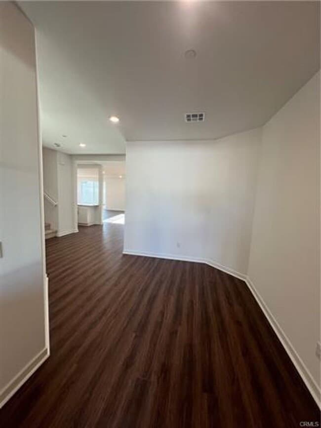 Building Photo - Gorgeous New House