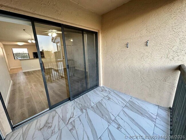 Building Photo - 5641 Riverside Dr