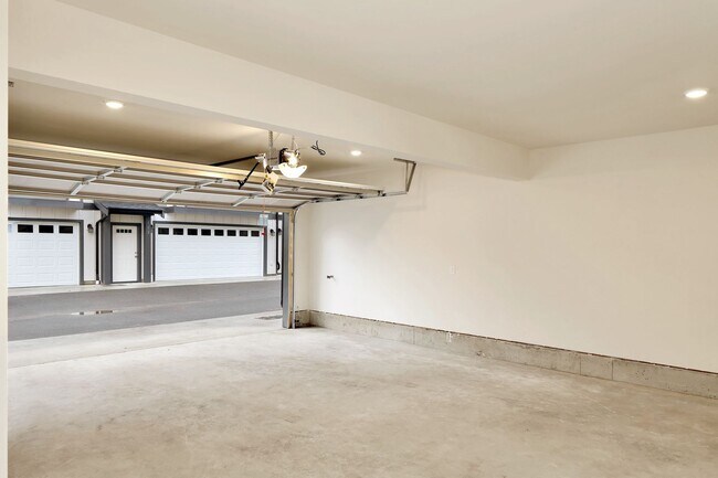 Building Photo - 1837 Eastgate Loop