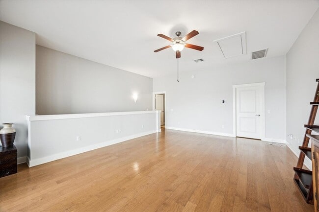 Building Photo - 2520 Bluebonnet Ln