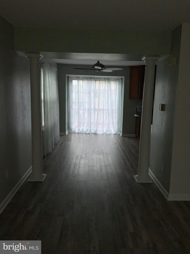 Building Photo - 500 Falkirk Ct