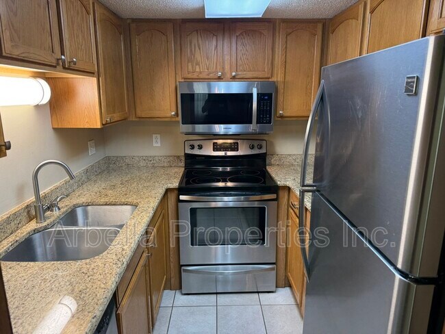 Building Photo - 1608 Herrin Dr