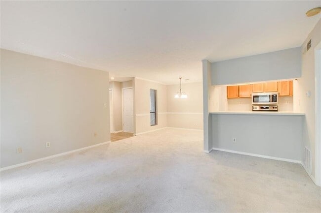 Building Photo - 805 Tuxworth Cir