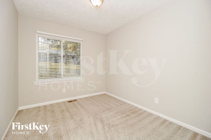 Building Photo - 241 Shady Ln