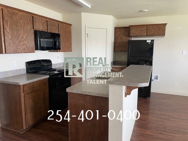 Building Photo - Deal Alert 3-Bedroom, 2.5-Bathroom Duplex ...