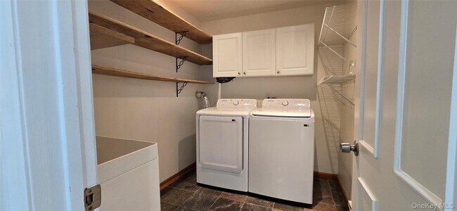 Building Photo - 12 Zematt Ct