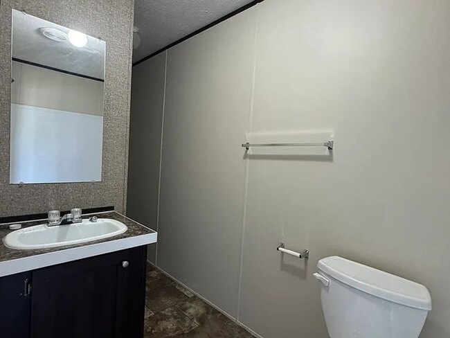 Building Photo - 47 Bluebird Hill Dr