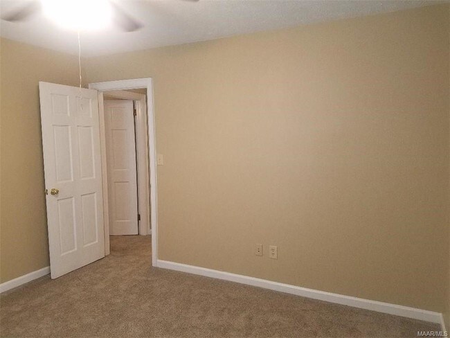 Building Photo - 1811 Young Farm Rd