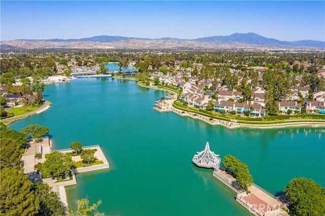 Building Photo - 330 Fallingstar