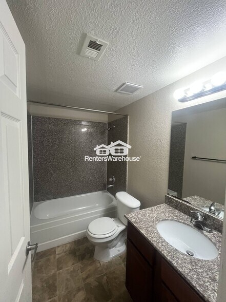 Building Photo - 5026 River Glen Dr