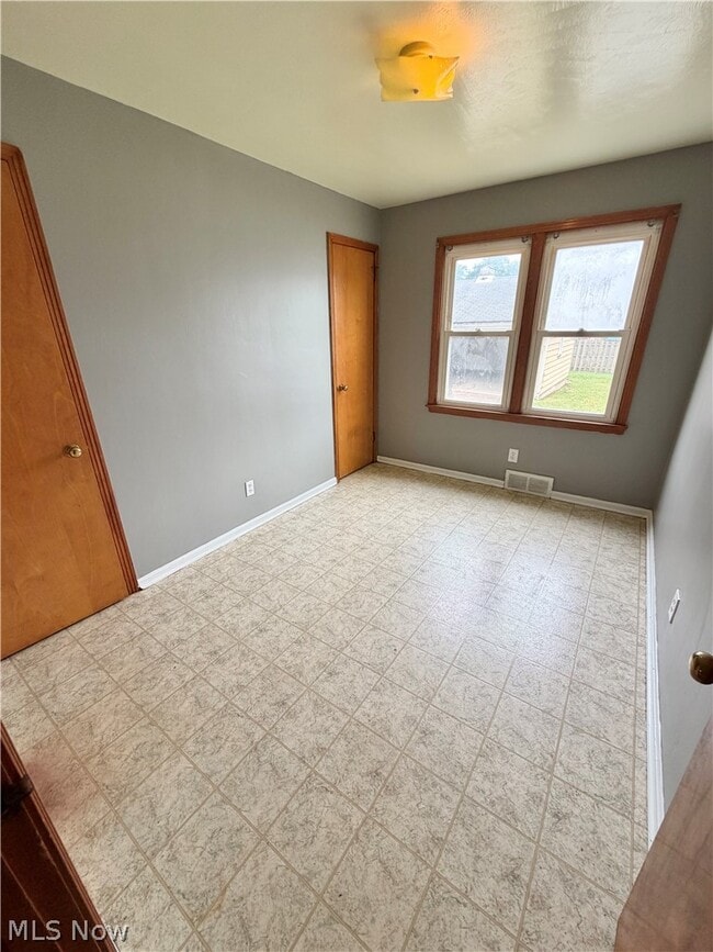 Building Photo - 1408 E Boston Ave