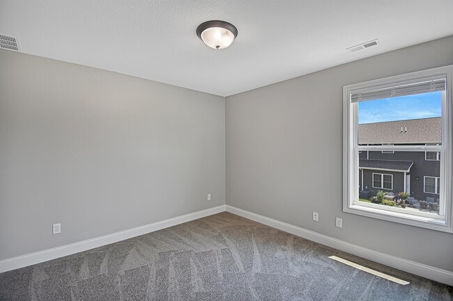 Building Photo - 1206 Heather Dr