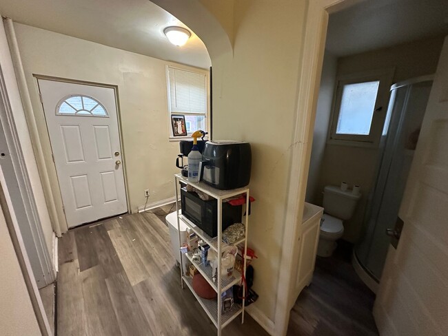 Building Photo - 349 W McMillan St