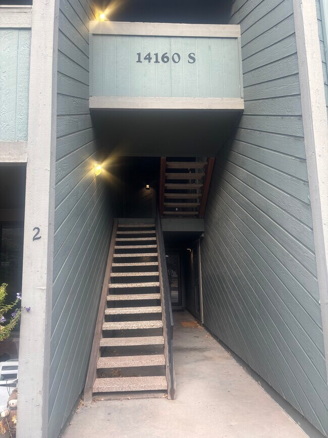 Building Photo - 14160 E Temple Dr