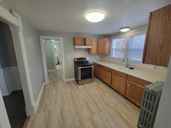 Building Photo - Nice One Bedroom with Small Office