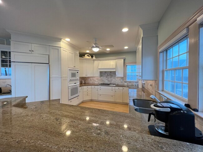 Building Photo - 921 Stenton Pl