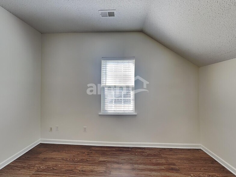 Building Photo - 14519 John Beck Dr